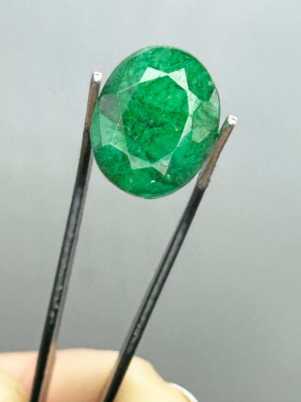 Natural Emerald Gemstone